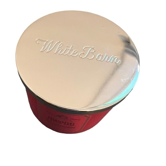 White Barn Bath & Body Works 3 Wick Candle Strawberry Pound Cake - Picture 5 of 6